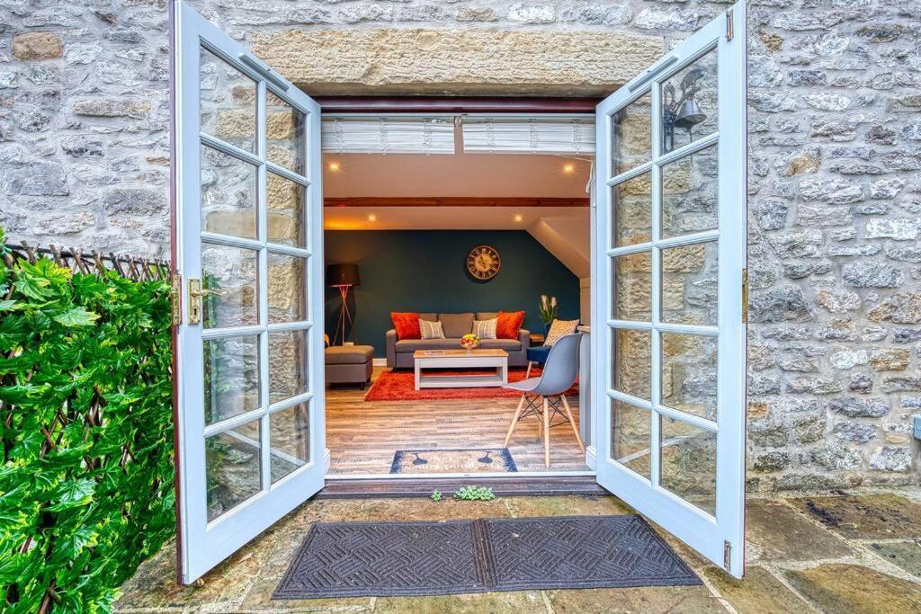 Delightful Two-Bedroom Cottage In The Heart Of Bakewell Exterior foto